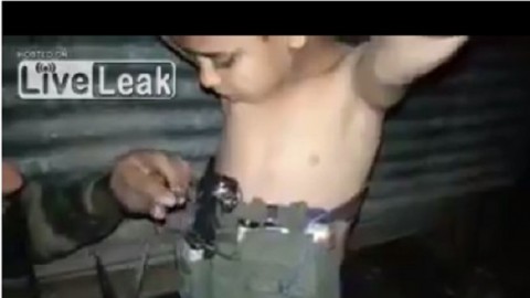 IS迫7歲童當人肉炸彈 伊拉克軍拆彈畫面超緊張