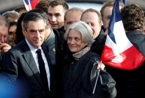 法國總統大選 主要候選人前總理Fillon的妻子因涉嫌挪用公款 開始接受預審