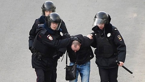Европарламент раскритиковал Москву и Минск за нарушения прав человека