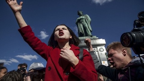 俄羅斯社會學家分析：為何上街頭抗議的，多是年輕人