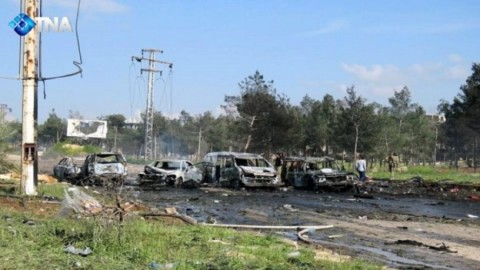 汽車炸彈攻擊撤離巴士 敘利亞爆炸至少100死