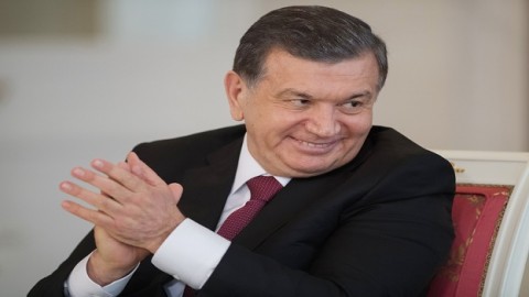 Президент Узбекистана заявил о введении 24-часового рабочего дня для чиновников