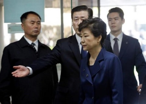 韓国検察、朴前大統領とロッテ会長を贈収賄罪で起訴