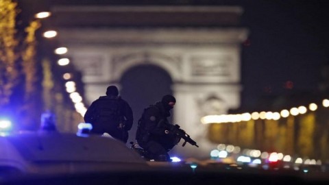ISIS claims responsibility as gunman kills police officer, wounds three on Champs-Elysees