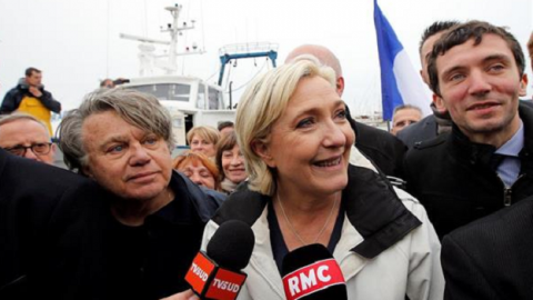 【仏大統領選】決選進出の２候補が「グローバル化経済」で火花　閉鎖工場相次ぎ訪問