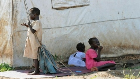 内戦で200万人超の子ども避難 南スーダン、国内外に
