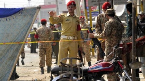 パキスタン西部で爆発、２５人死亡　ＩＳが犯行声明
