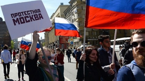 Социологи выяснили, что волнует современную молодежь в России