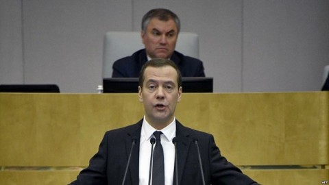Запрос о "тайной империи" Медведева вернули в Следственный комитет