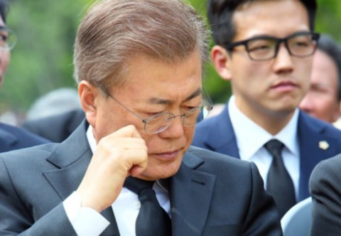 文在寅在盧武鉉的追悼會上誓言：「不會再度失敗」