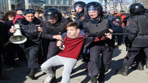Москалькова одобрила запрет на участие в митингах подростков