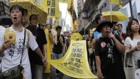 香港　民主派封じ込め　７月で返還２０年、習氏初訪問も　デモ会場使えず  相次ぐ拘束