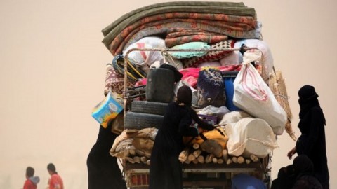 シリア　ラッカから20万人避難 クルド系部隊が本格攻勢へ