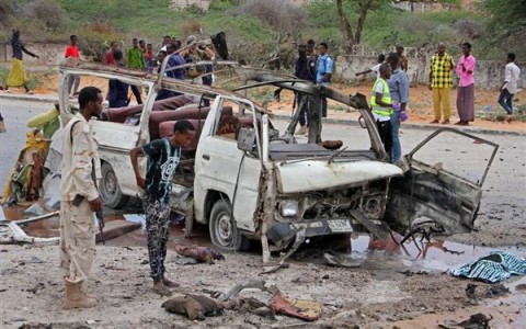 ソマリアでテロ、３１人死亡　イスラム過激派