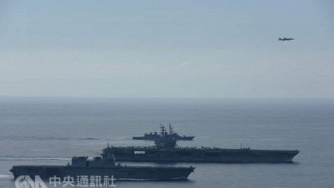 日本2艘護衛艦 與雷根號航母聯合演訓