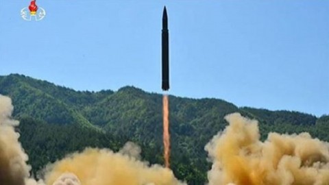 【社説】　北朝鮮、ＩＣＢＭ発射　今こそ国際的な結束を