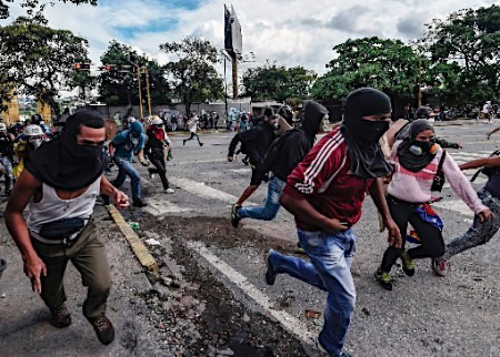 委內瑞拉 反對派的市長不服從驅趕示威群眾的命令 遭判處拘禁1年3個月
