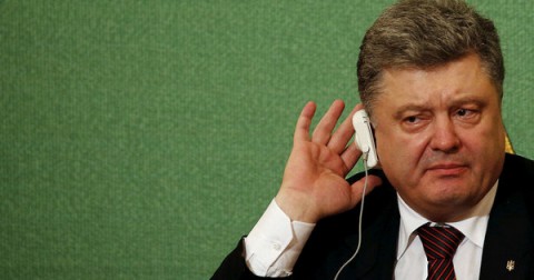 Порошенко все еще жалуется,что Путин не отвечает на запросы о проведении телефонного разговора для инцидента в Керченском проливе. Порошенко назвал действия Путина «абсолютно непредсказуемыми».