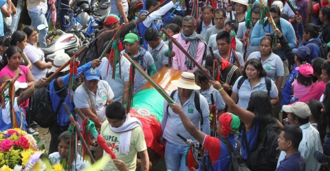 Indígenas en Caloto despidieron al gobernador indígena Edwin Dagua, asesinado el pasado 7 de diciembre.