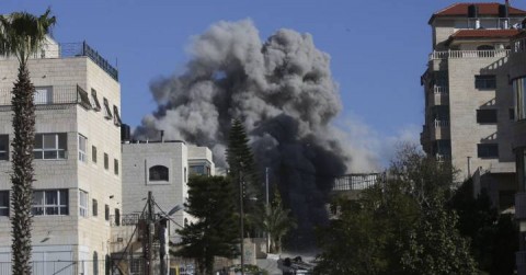 Demolición por las tropas isarelíes de una casa, el día 15 en el campo de refugiados palestinos de Al Amari, en Ramala, donde murió en un ataque un soldado en mayo pasado.