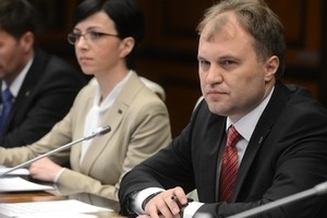 聶斯特河沿岸摩爾達維亞共和國的前總統Yevgeny Shevchuk因收賄和濫用職權遭判16年有期徒刑及鉅額罰款。