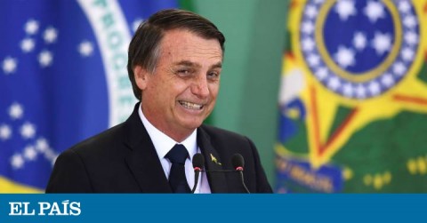 Bolsonaro en la toma de posesión de los directores de los bancos públicos este lunes.