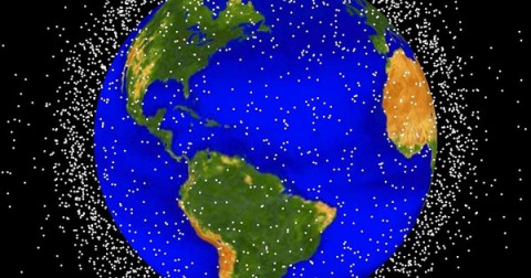科學家指出，地球周圍環繞著超過七千噸的太空垃圾
