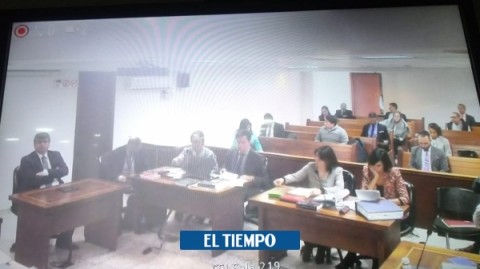 Mauricio Millan (left), contracting manager in the Ruta del Sol II infrastructure project declare as witness in trial against José Elías Melo, former Colombian Corficolombiana CEO.
