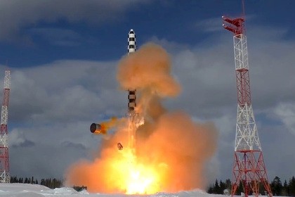 俄國軍事學專家Alex Leonov表示，目前俄羅斯所研發出最新的洲際飛彈系統RS-28 Sarmat有能力搭載7.5兆噸的核彈，其威力足以奪走將近三千七百五十萬美國民眾的生命。