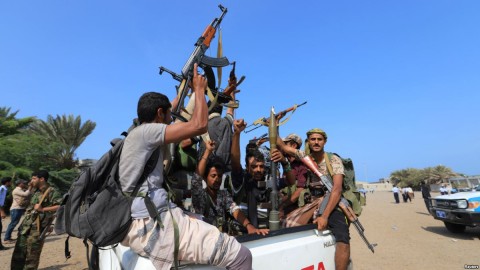 Houthi militants ride on the back of a truck in the Red Sea city of Hodeida, Yemen, Dec. 29, 2018. Photo: Reuters file photo