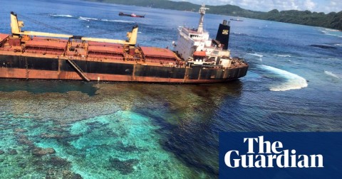The oil spill from the MV Solomon Trader along the coastline of Rennell Island. Photo: AFP/Getty Images