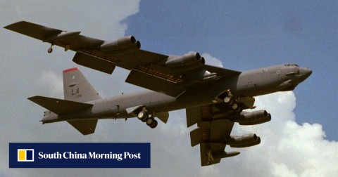 在10天之內，美國的B-52轟炸機第二次飛越爭議的南海。 美國軍方表示僅屬常規訓練，但美國哥倫比亞大學的中國學者指出，美國的意圖是向中國展現具有攜帶核武器的轟炸機飛經南海區域，藉此限制中國在南海的侵略。