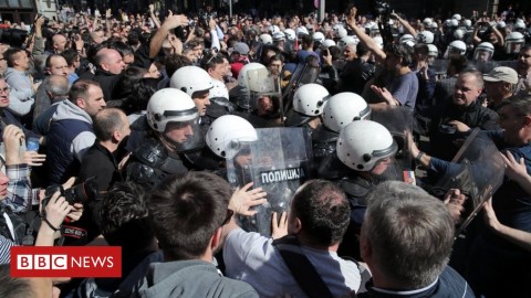 Serbia protests: President Vucic the target of Belgrade rally