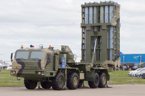 Зенитный ракетный комплекс (ЗРК) средней дальности С-350 «Витязь» оснащается двумя типами ракет.