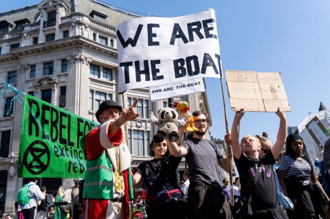 Extinction Rebellion from the 15th: more than 700 arrests over the large-scaled climate protest chaos for blocking traffic as activists plan to stage picnic on major A-road. Contingency plans are in place should custody suites become full.