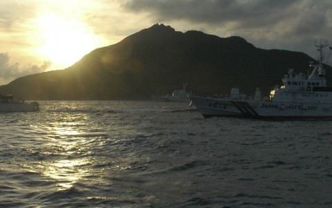 沖縄・尖閣沖の接続水域で中国船が航行
