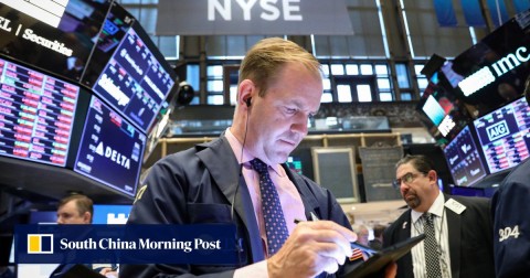 Dow falls 500 points over fears of escalating US-China trade war