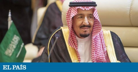 El rey Salman, durante la reunión del Consejo de Cooperación del Golfo, este viernes en la Meca.