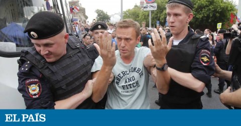 200 detenidos en una protesta por la libertad de prensa en Moscú.