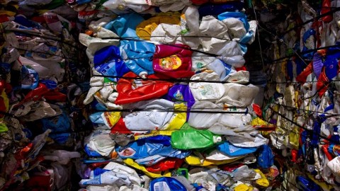 美國塑膠廢棄物的處理方式，對經濟弱勢國家的公共衛生與環境造成負面傷害。