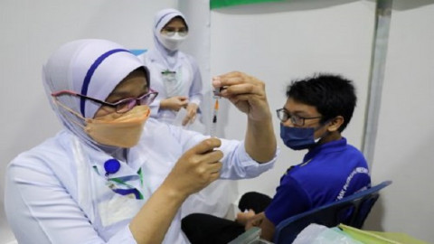 2021-09-20T032650Z_383810167_RC2DTP9IO0C7_RTRMADP_3_HEALTH-CORONAVIRUS-MALAYSIA-500x333