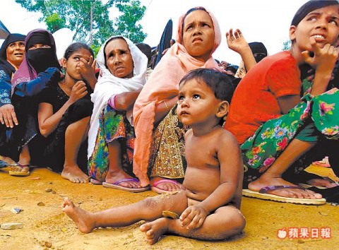 頭條-《蘋果》直擊 童挨餓擠難民營-54萬洛興雅人逃孟加拉求生
