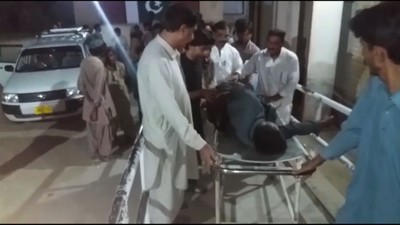 巴基斯坦清真寺附近發生汽車炸彈攻擊 18人喪生 IS坦言犯行