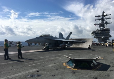 美國航空母艦與韓國軍隊在日本海進行聯合演訓，對北韓施壓