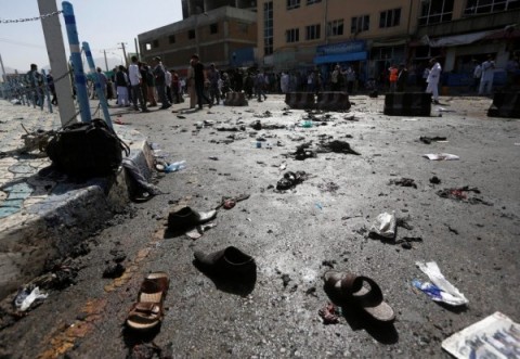 自殺炸彈攻擊 阿富汗2清真寺至少72死 