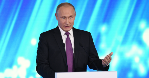 Президент РФ Владимир Путин констатировал, что сейчас обостряется конкуренция за место в мировой иерархии. При этом глава государства добавил, что многие рецепты решения международных конфликтов уже не годятся.