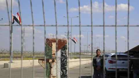 In key step, Hamas gives up control of Gaza border crossings
