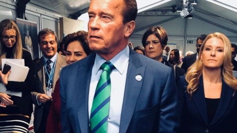 Schwarzenegger calls on climate activists to change methods