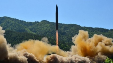 北朝鮮の弾道ミサイル発射は世界中の脅威＝米国防長官