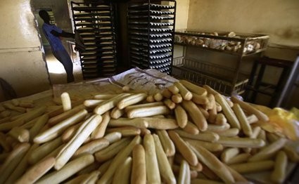 蘇丹政府在抗議麵包價格高漲的批評後，沒收報紙